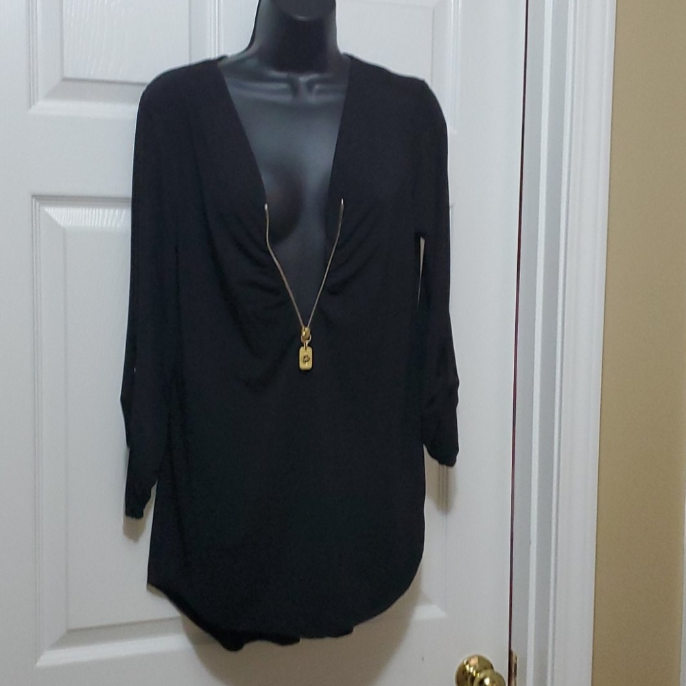 ⚜️ Michael Kors zip front black top - Picture 2 of 8
